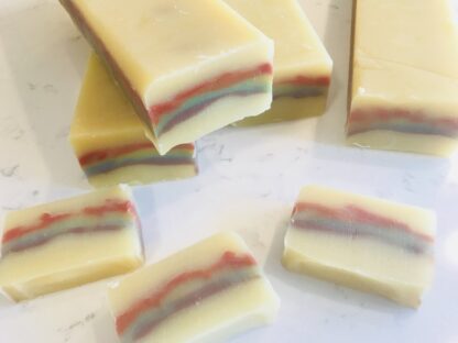 Hawaiian Anuenue (Rainbow) Bar Fresh Lemongrass and Lemon 4oz